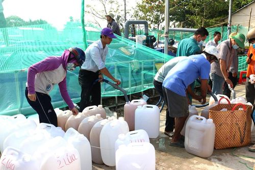 Đồng bằng sông Cửu Long dồn sức cứu hàng chục ngàn hécta cây ăn trái