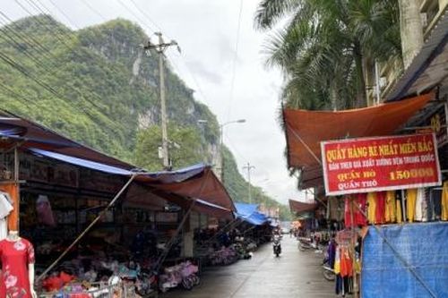 Lạng Sơn: Dịch Covid-19 khiến tiểu thương chợ cửa khẩu Tân Thanh 'méo mặt'