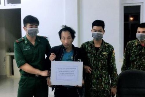 Bắt đối tượng 'cõng' 1.000 viên hồng phiến tại bản Lát