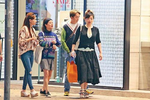 Tài tử TVB cùng lúc yêu 3 bạn gái trong nhiều năm