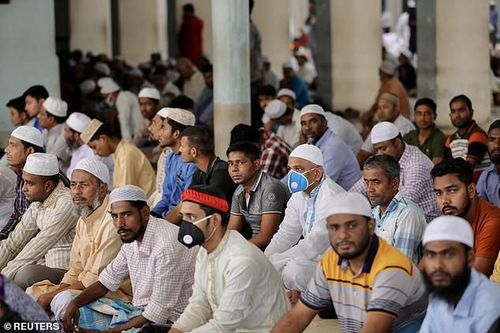 Bangladesh: 25.000 người tập trung cầu nguyện hết dịch Covid-19