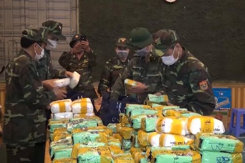 Lạng Sơn: Bắt đối tượng vận chuyển 246kg tinh thể nghi ma túy