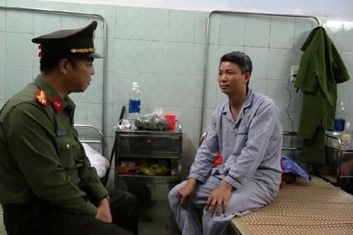 Giám đốc Công an tỉnh trực tiếp chỉ đạo khám nhà đối tượng đánh đại úy công an
