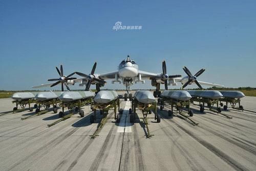 Kh-101/102, đẳng cấp tên lửa hành trình mang sức mạnh hủy diệt của Nga