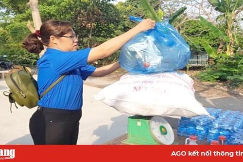 Thu gom, đổi rác thải nhựa lấy nhu yếu phẩm để bảo vệ môi trường