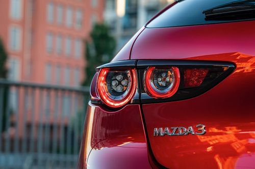 Triệu hồi các xe Mazda 3 Premium tại Việt Nam vì lỗi phần mềm phanh khẩn cấp tự động
