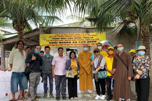 Bến Tre : Bàn giao máy lọc nước 'Suối nguồn an lạc'