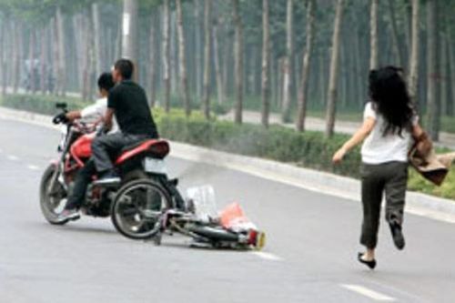 Nam thanh niên 18 tuổi gây ra hàng loạt vụ cướp