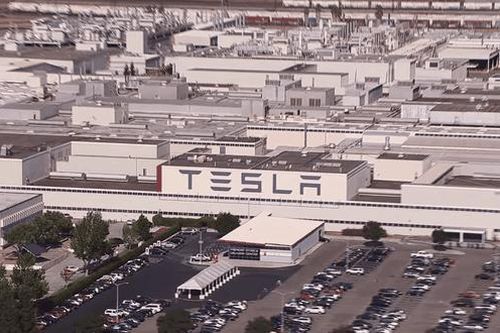 Tesla đóng cửa nhà máy tại California, còn đủ tiền sống hết năm nay