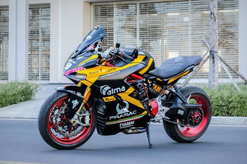 Nữ biker TP.HCM chi 150 triệu để lột xác Ducati SuperSport S