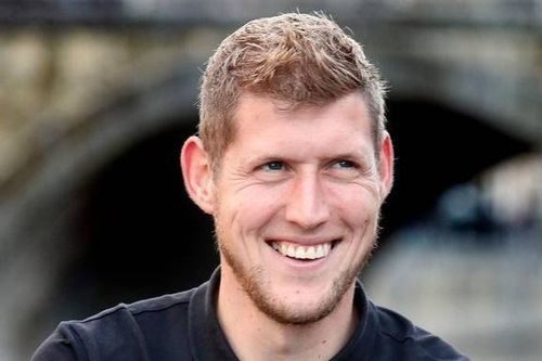 Á quân Bundesliga kể chuyện trượt thử việc ở Việt Nam