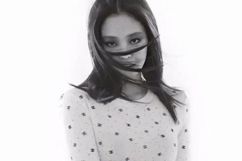 Jennie Blackpink hóa 'thiện nữ u hồn' trong bộ ảnh mới