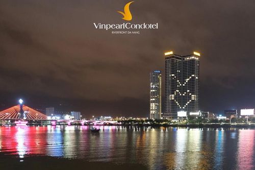 Vinpearl thắp sáng biểu tượng hình trái tim ủng hộ tinh thần phòng chống dịch Covid-19