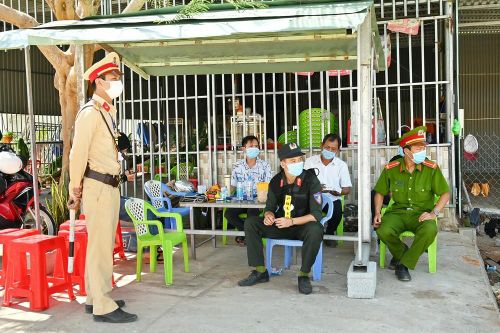 Bình Thuận lập 2 chốt kiểm soát y tế khách nước ngoài