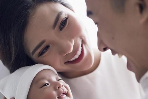 Vợ Lương Thế Thành vô tình để lộ 'điểm lạ' khi khoe con trai mũi cao giống bố khiến dân mạng xôn xao