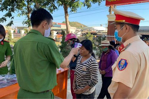 Tuổi trẻ Di Linh chung tay phòng, chống dịch bệnh Covid-19
