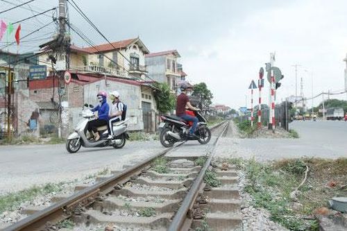 Hà Nội lập hồ sơ quản lý vị trí nguy hiểm trên tuyến đường sắt