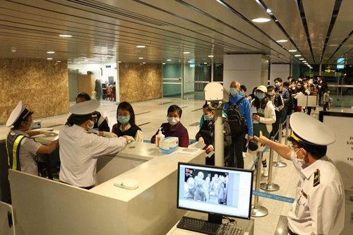 Tất cả người nhập cảnh Việt Nam trong 14 ngày qua phải cách ly