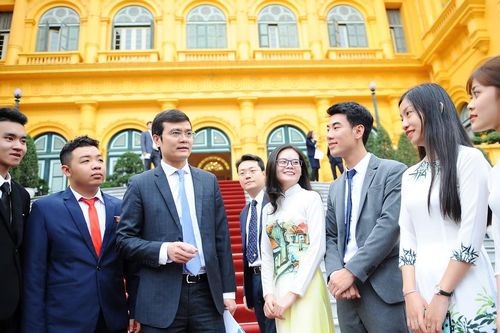 Du học sinh hưởng ứng lời kêu gọi phòng chống dịch Covid-19