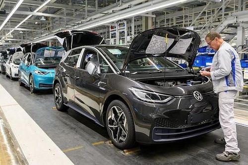 Do đại dịch Covid-19, Volkswagen sẽ đóng cửa các nhà máy lâu hơn dự kiến