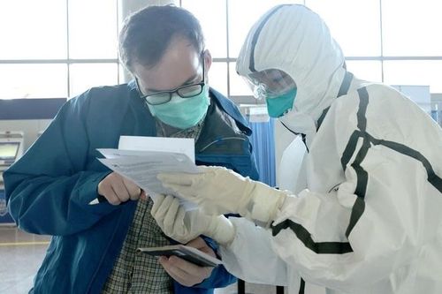 Trung Quốc: Số ca mắc Covid-19 đến từ nước ngoài tăng mạnh