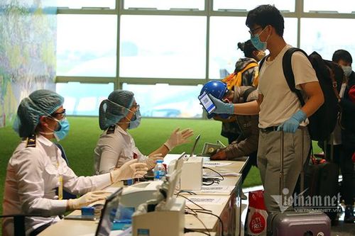 Việt Nam thêm 5 người mắc Covid-19, nâng tổng số ca lên 99