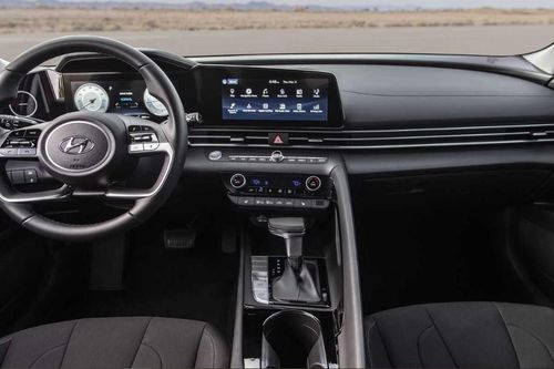Hyundai phản pháo về nhận định 'nội thất bê nguyên từ xe này sang xe khác'