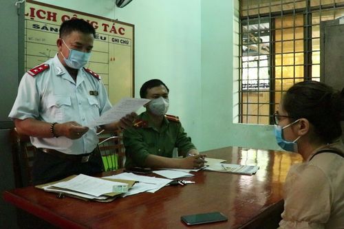 Bị phạt 10 triệu đồng vì tung tin sai sự thật về thuốc kháng sinh Covid-19
