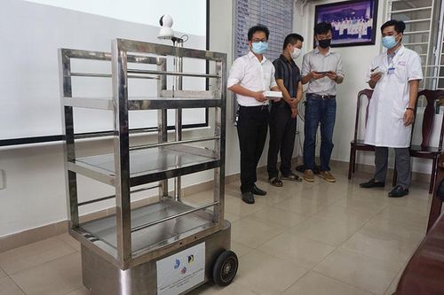 Đà Nẵng đưa robot BK-AntiCovid vào sử dụng tại khu cách ly