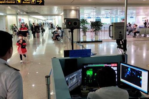 Dừng vận chuyển người Việt từ nước ngoài về Tân Sơn Nhất do quá tải khu cách ly