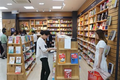 Đà Nẵng: Đưa tủ sách di động mini vào các điểm cách ly tập trung