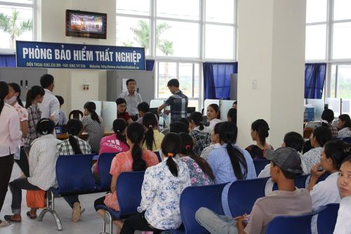 Ổn định đời sống cho NLĐ bị thất nghiệp do COVID-19