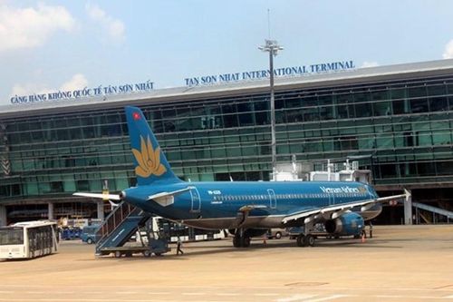Sân bay Tân Sơn Nhất dừng tiếp nhận chuyến bay quốc tế từ 25/3