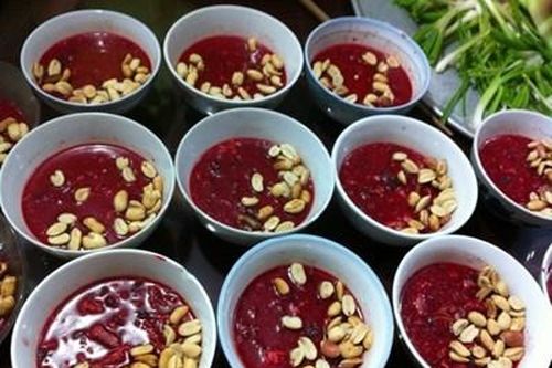Covid-19 có lây qua thức ăn, lây qua đường máu không?