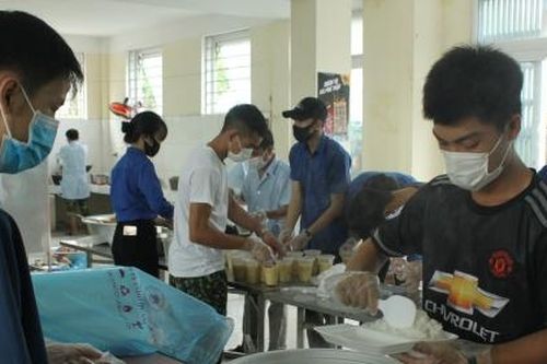 Huế: Quân đội sẵn sàng sẻ chia, giúp đỡ người dân cách ly từ nước ngoài trở về