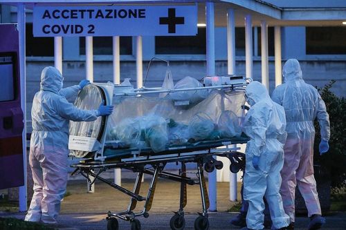 Ba bác sĩ Pháp qua đời, 4.800 nhân viên y tế Italy mắc Covid-19
