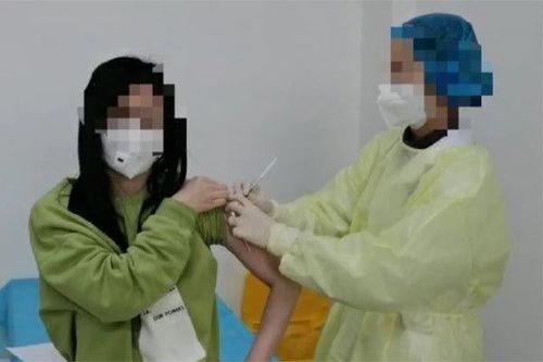 Tình nguyện viên TQ kể chuyện thử vắc-xin đầu tiên phòng Covid-19