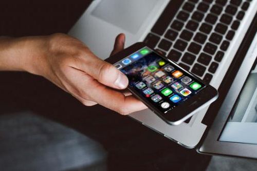 Sắp có phụ kiện biến iPhone và iPad thành MacBook?