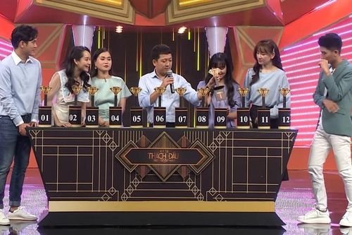 Hồ Quang Hiếu 'vã mồ hôi' khi Mạc Văn Khoa đòi... hôn