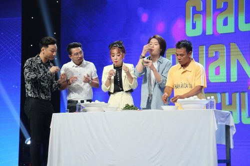 Tuyên bố không sợ vợ, Hứa Minh Đạt 'tái mặt' khi nghe giọng Lâm Vỹ Dạ