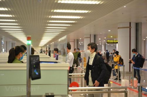 Ngày 23/3: Người Việt Nam từ vùng dịch COVID-19 về nước giảm mạnh