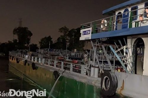 Cháy tàu dầu trên sông Đồng Nai, hai người chết, một người mất tích