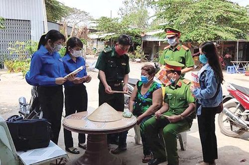Tuyên truyền phòng, chống dịch bệnh Covid-19 tại khu vực biên giới