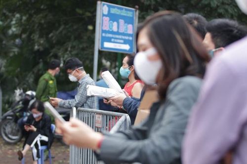 Khuyến cáo hạn chế gửi đồ cho công dân trong khu cách ly
