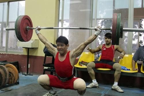 Lực sỹ Thạch Kim Tuấn rơi tình cảnh trớ trêu khi Olympic Tokyo 'hồi sau mới rõ'