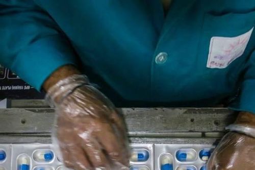 Một người Mỹ tử vong sau khi uống thuốc chống sốt rét để phòng Covid-19