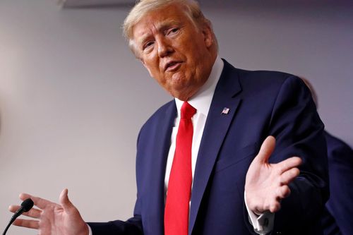 Chuyên gia lo lắng khi ông Trump đòi các công ty Mỹ sớm mở cửa trở lại