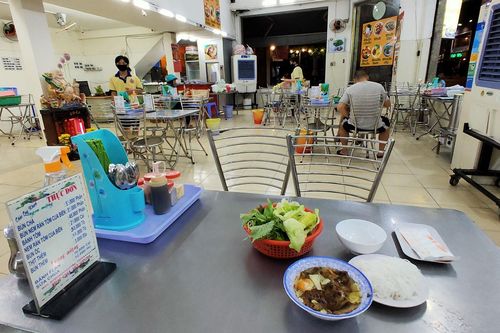 Nhà hàng, quán ăn, tiệm hớt tóc,... tại TPHCM đóng cửa đến hết tháng 3