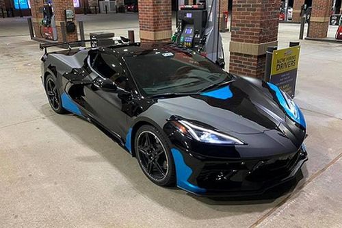 Khám phá Chevrolet Corvette C8 mới khoác áo Camo 'siêu dị'