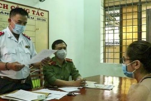 Quảng Ngãi: Phạt 10 triệu đồng vì quảng cáo thuốc kháng sinh virus Covid-19 trên Facebook